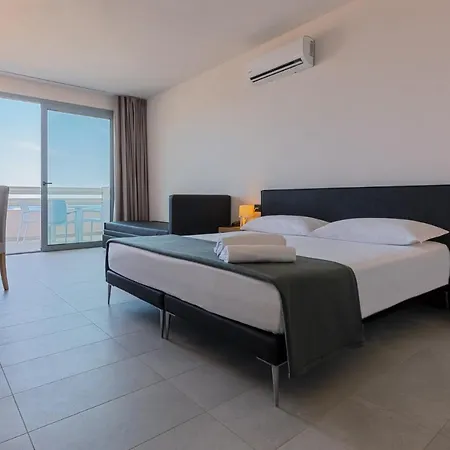 Otel Delfino