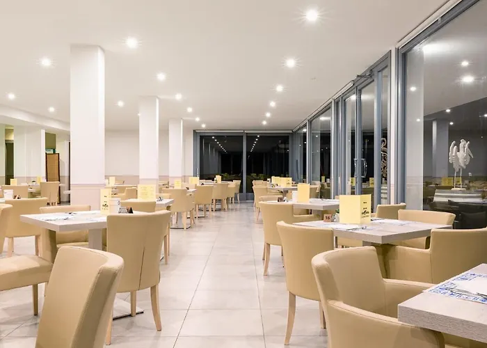 德尔菲诺酒店 3*