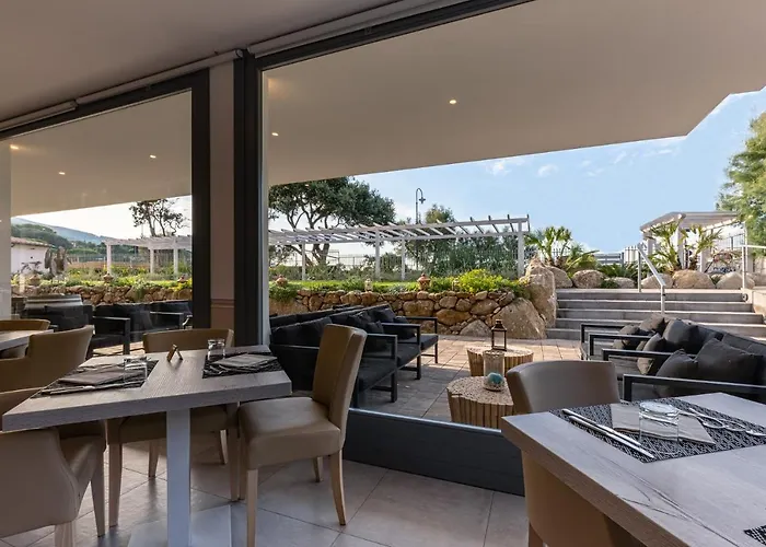 德尔菲诺酒店 3* 普罗基奥